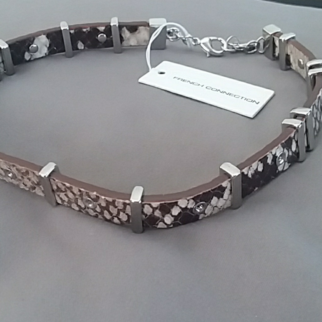 New French Connection Snakeskin Choker 9$